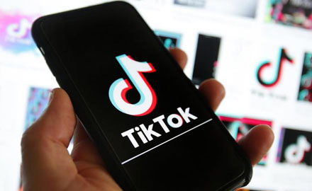 在TikTok卖号，每月躺赚十万